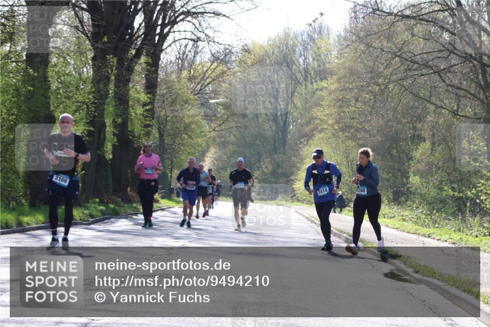 12.04.2026 - 45. Internationalen Wilhelmsburger Insellauf Yannick Fuchs http://msf.ph/oto/9494210 12.04.2026 10:48:32 Laufen 2166, 3178, 3358, 3347, 2418, 2398 meine-sportfotos.de
