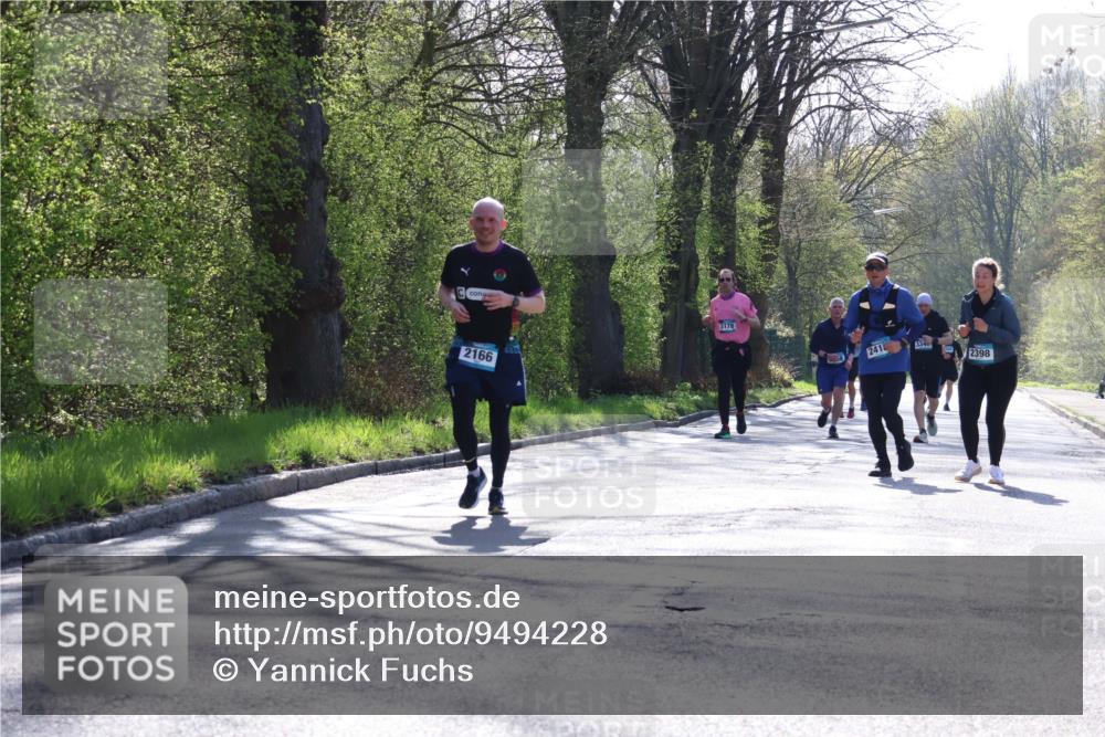 12.04.2026 - 45. Internationalen Wilhelmsburger Insellauf Yannick Fuchs http://msf.ph/oto/9494228 12.04.2026 10:48:34 Laufen 2166, 3178, 241, 334, 2398 meine-sportfotos.de