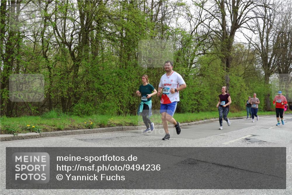 12.04.2026 - 45. Internationalen Wilhelmsburger Insellauf Yannick Fuchs http://msf.ph/oto/9494236 12.04.2026 13:03:39 Laufen 5453, 4957, 3656, 2681, 2316 meine-sportfotos.de