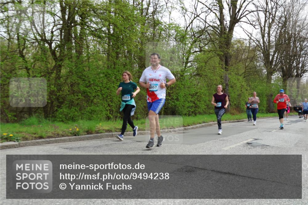 12.04.2026 - 45. Internationalen Wilhelmsburger Insellauf Yannick Fuchs http://msf.ph/oto/9494238 12.04.2026 13:03:39 Laufen 5453, 4957, 2316, 3656 meine-sportfotos.de