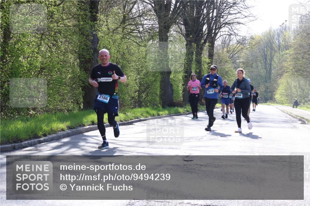 12.04.2026 - 45. Internationalen Wilhelmsburger Insellauf Yannick Fuchs http://msf.ph/oto/9494239 12.04.2026 10:48:35 Laufen 2166, 3178, 2418, 3358, 2398 meine-sportfotos.de
