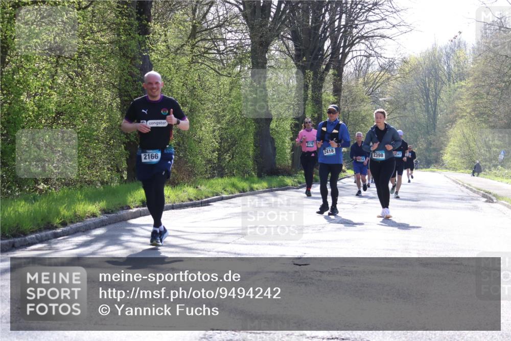 12.04.2026 - 45. Internationalen Wilhelmsburger Insellauf Yannick Fuchs http://msf.ph/oto/9494242 12.04.2026 10:48:35 Laufen 2166, 3178, 2418, 2398, 347, 58 meine-sportfotos.de