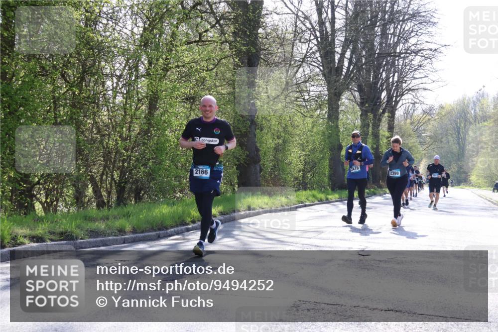 12.04.2026 - 45. Internationalen Wilhelmsburger Insellauf Yannick Fuchs http://msf.ph/oto/9494252 12.04.2026 10:48:36 Laufen 2166, 2418, 2398, 3342 meine-sportfotos.de