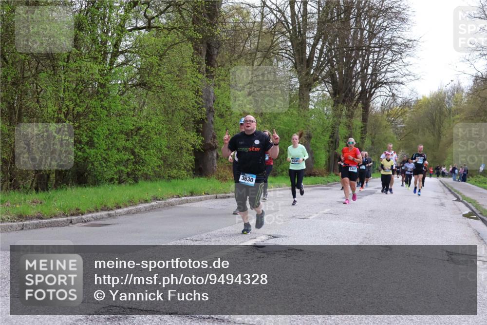12.04.2026 - 45. Internationalen Wilhelmsburger Insellauf Yannick Fuchs http://msf.ph/oto/9494328 12.04.2026 13:03:50 Laufen 4849, 3630, 5487 meine-sportfotos.de