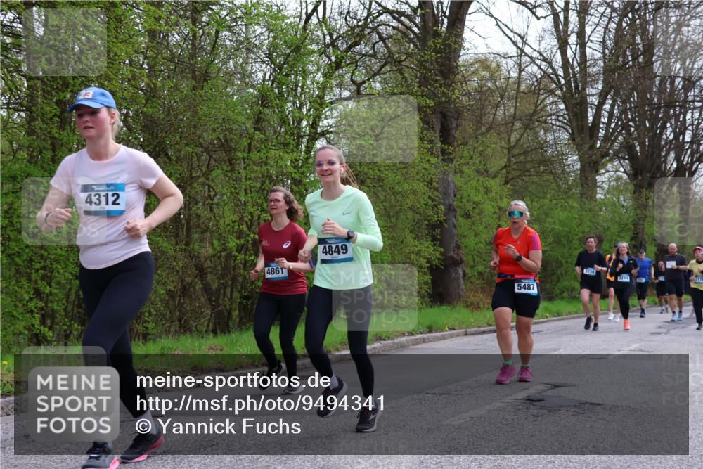 12.04.2026 - 45. Internationalen Wilhelmsburger Insellauf Yannick Fuchs http://msf.ph/oto/9494341 12.04.2026 13:03:53 Laufen 23, 4312, 4861, 4849, 5487, 3250, 3244, 211 meine-sportfotos.de