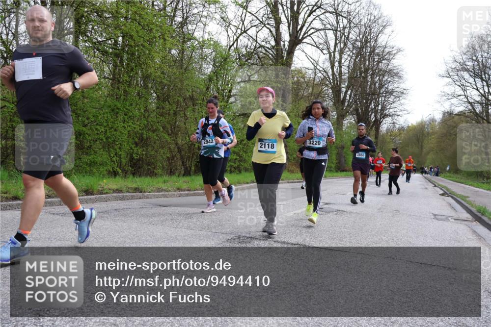 12.04.2026 - 45. Internationalen Wilhelmsburger Insellauf Yannick Fuchs http://msf.ph/oto/9494410 12.04.2026 13:04:01 Laufen 2942, 2118, 3220, 3850 meine-sportfotos.de