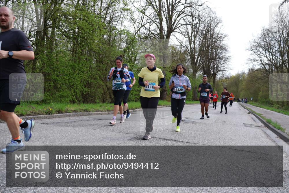12.04.2026 - 45. Internationalen Wilhelmsburger Insellauf Yannick Fuchs http://msf.ph/oto/9494412 12.04.2026 13:04:02 Laufen 2942, 2118, 3220, 3850 meine-sportfotos.de