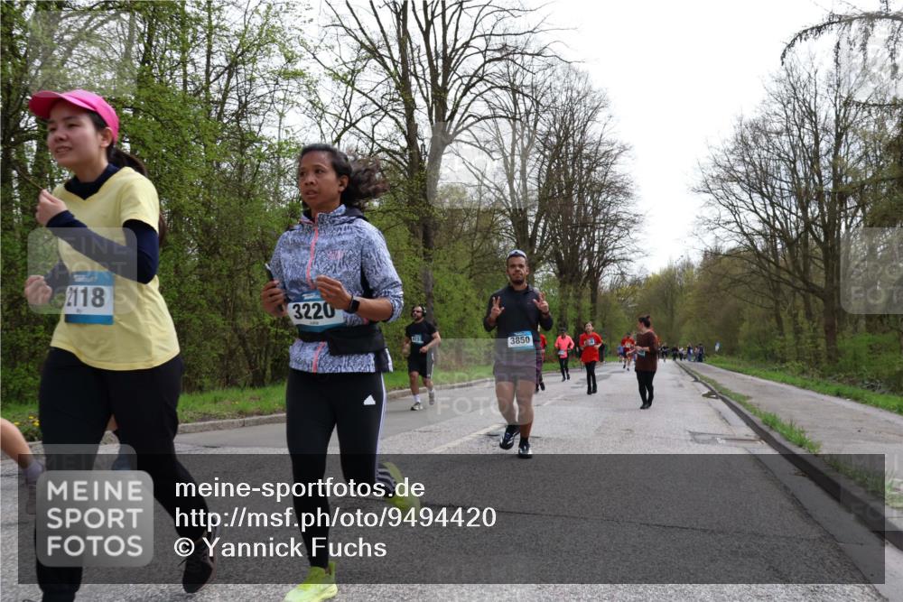 12.04.2026 - 45. Internationalen Wilhelmsburger Insellauf Yannick Fuchs http://msf.ph/oto/9494420 12.04.2026 13:04:03 Laufen 2118, 3220, 4155, 3850 meine-sportfotos.de