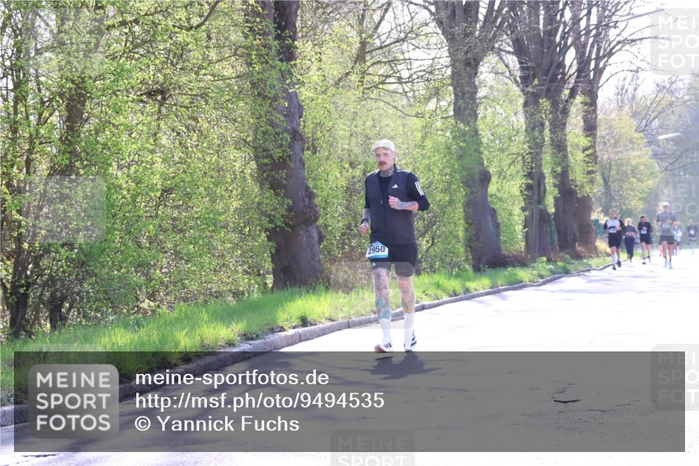 12.04.2026 - 45. Internationalen Wilhelmsburger Insellauf Yannick Fuchs http://msf.ph/oto/9494535 12.04.2026 10:49:08 Laufen 2950 meine-sportfotos.de