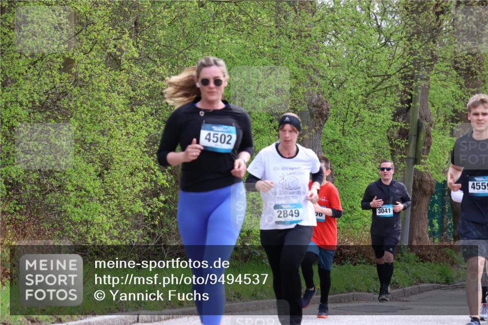 12.04.2026 - 45. Internationalen Wilhelmsburger Insellauf Yannick Fuchs http://msf.ph/oto/9494537 12.04.2026 13:04:19 Laufen 4502, 2849, 3041, 455 meine-sportfotos.de
