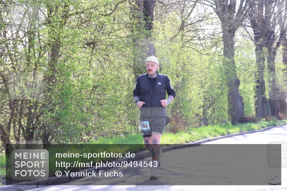 12.04.2026 - 45. Internationalen Wilhelmsburger Insellauf Yannick Fuchs http://msf.ph/oto/9494543 12.04.2026 10:49:09 Laufen 2950 meine-sportfotos.de