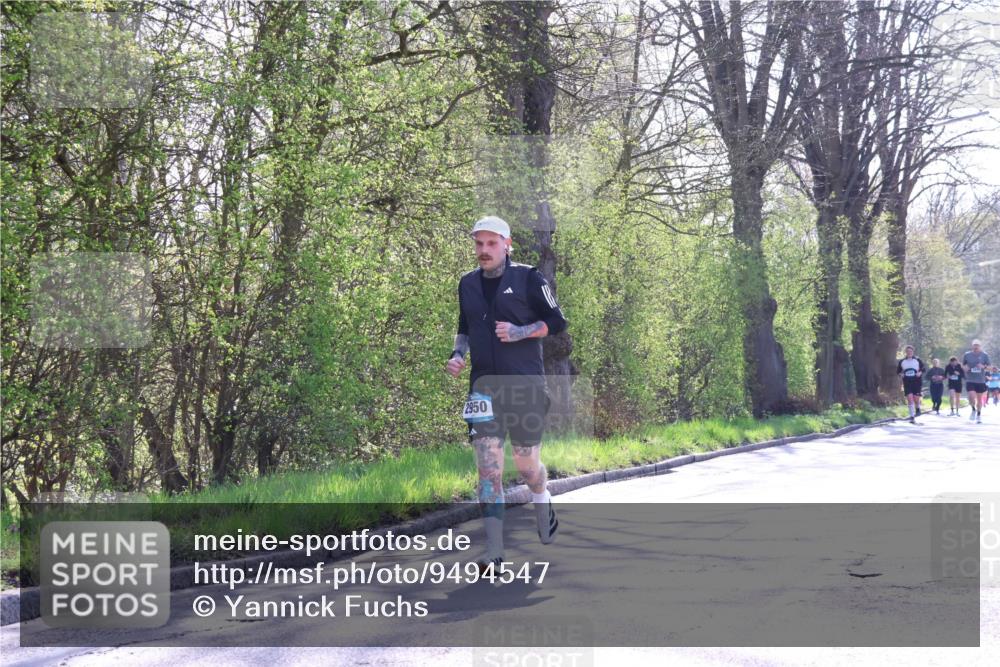 12.04.2026 - 45. Internationalen Wilhelmsburger Insellauf Yannick Fuchs http://msf.ph/oto/9494547 12.04.2026 10:49:10 Laufen 2950 meine-sportfotos.de