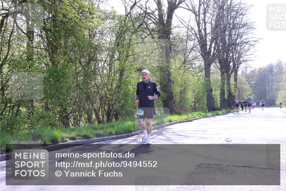 12.04.2026 - 45. Internationalen Wilhelmsburger Insellauf Yannick Fuchs http://msf.ph/oto/9494552 12.04.2026 10:49:10 Laufen 2950 meine-sportfotos.de