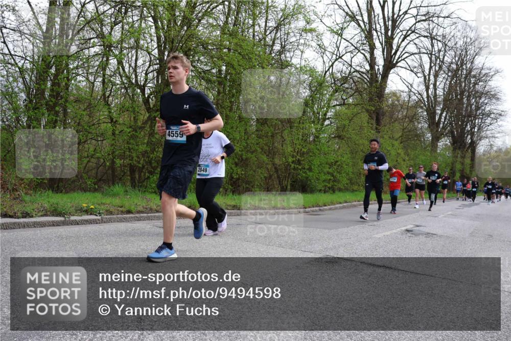 12.04.2026 - 45. Internationalen Wilhelmsburger Insellauf Yannick Fuchs http://msf.ph/oto/9494598 12.04.2026 13:04:25 Laufen 4559, 2849, 5156 meine-sportfotos.de
