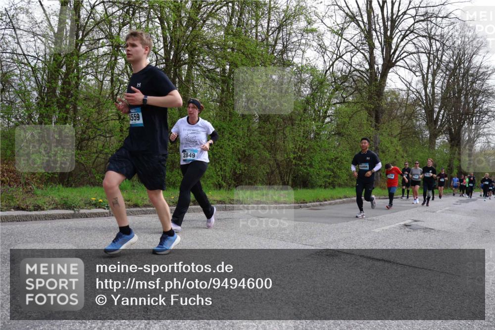 12.04.2026 - 45. Internationalen Wilhelmsburger Insellauf Yannick Fuchs http://msf.ph/oto/9494600 12.04.2026 13:04:25 Laufen 1559, 2849, 5156 meine-sportfotos.de