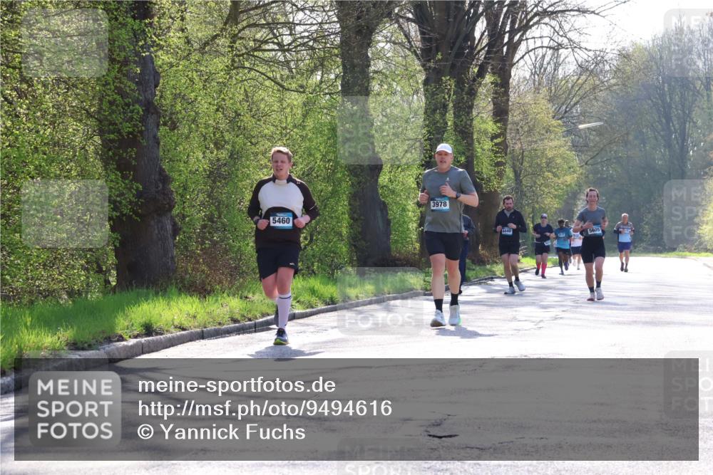 12.04.2026 - 45. Internationalen Wilhelmsburger Insellauf Yannick Fuchs http://msf.ph/oto/9494616 12.04.2026 10:49:21 Laufen 5460, 3978, 4440, 5605 meine-sportfotos.de
