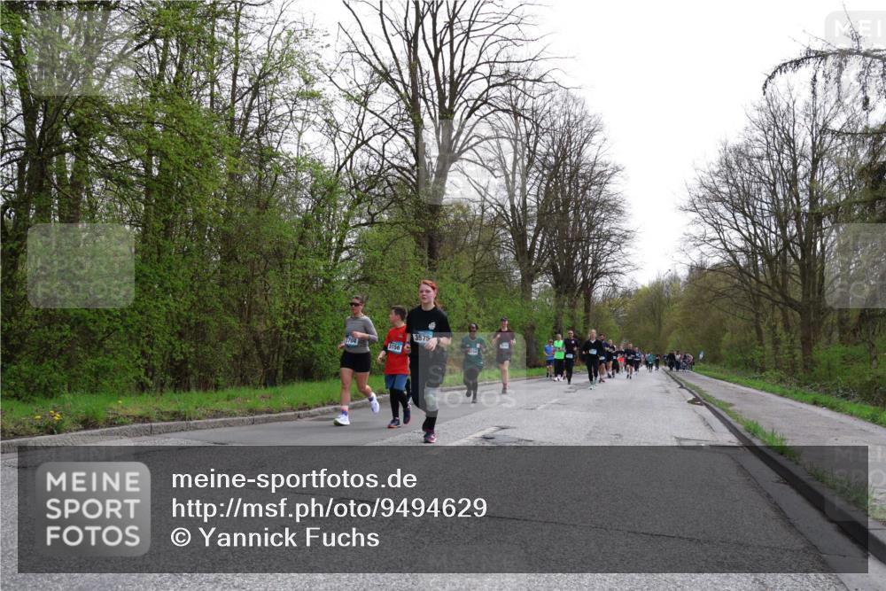 12.04.2026 - 45. Internationalen Wilhelmsburger Insellauf Yannick Fuchs http://msf.ph/oto/9494629 12.04.2026 13:04:28 Laufen 3704, 5156, 3575, 4104 meine-sportfotos.de