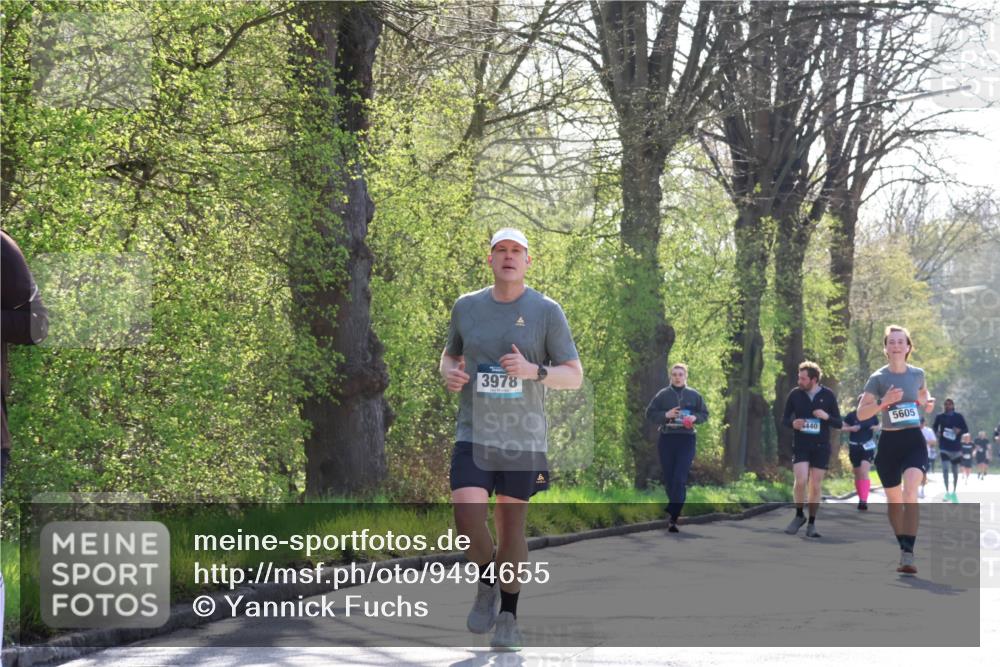 12.04.2026 - 45. Internationalen Wilhelmsburger Insellauf Yannick Fuchs http://msf.ph/oto/9494655 12.04.2026 10:49:24 Laufen 3978, 440, 5605 meine-sportfotos.de