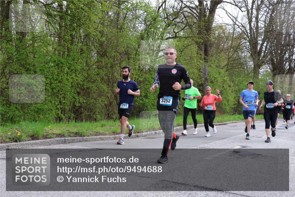 12.04.2026 - 45. Internationalen Wilhelmsburger Insellauf Yannick Fuchs http://msf.ph/oto/9494688 12.04.2026 13:04:35 Laufen 3281, 3252, 2018, 4203, 2019, 42027 meine-sportfotos.de