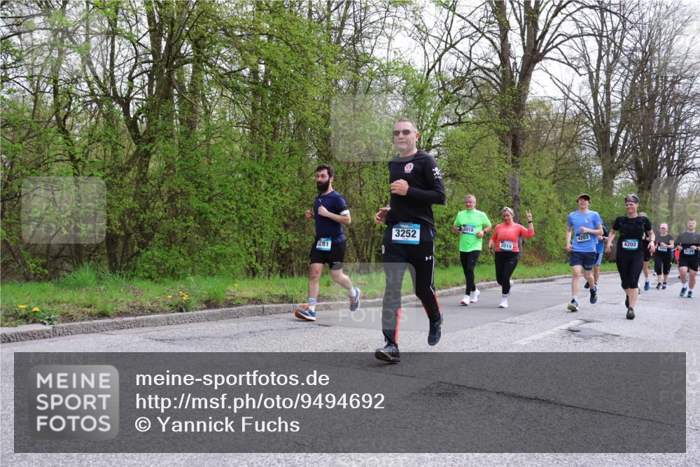 12.04.2026 - 45. Internationalen Wilhelmsburger Insellauf Yannick Fuchs http://msf.ph/oto/9494692 12.04.2026 13:04:35 Laufen 281, 3252, 2018, 2019, 4203, 4202, 4129 meine-sportfotos.de