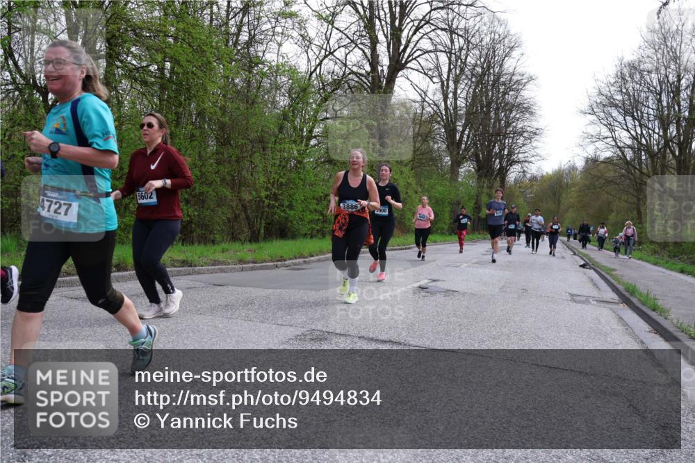 12.04.2026 - 45. Internationalen Wilhelmsburger Insellauf Yannick Fuchs http://msf.ph/oto/9494834 12.04.2026 13:04:49 Laufen 4727, 5602, 3886, 900 meine-sportfotos.de