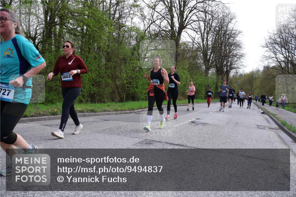 12.04.2026 - 45. Internationalen Wilhelmsburger Insellauf Yannick Fuchs http://msf.ph/oto/9494837 12.04.2026 13:04:49 Laufen 727, 5602, 3886, 3900 meine-sportfotos.de