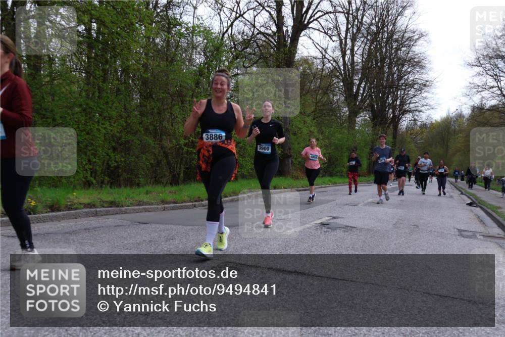 12.04.2026 - 45. Internationalen Wilhelmsburger Insellauf Yannick Fuchs http://msf.ph/oto/9494841 12.04.2026 13:04:49 Laufen 3886, 3900, 4804, 38791 meine-sportfotos.de