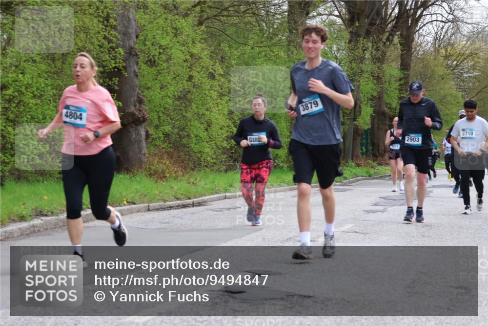 12.04.2026 - 45. Internationalen Wilhelmsburger Insellauf Yannick Fuchs http://msf.ph/oto/9494847 12.04.2026 13:04:51 Laufen 4804, 3879, 3248, 2903, 3710 meine-sportfotos.de