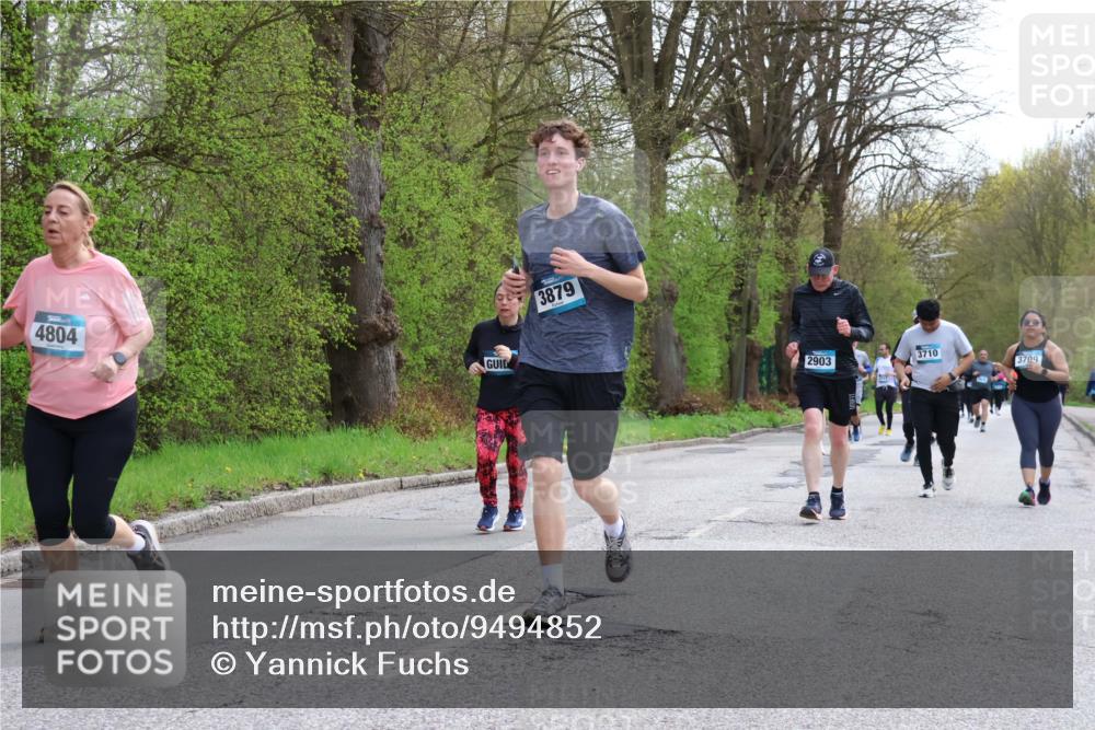 12.04.2026 - 45. Internationalen Wilhelmsburger Insellauf Yannick Fuchs http://msf.ph/oto/9494852 12.04.2026 13:04:51 Laufen 4804, 3879, 3710, 2903, 3709 meine-sportfotos.de