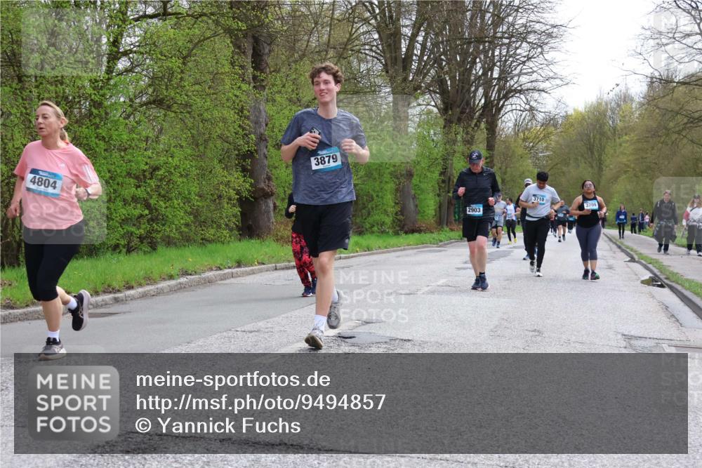 12.04.2026 - 45. Internationalen Wilhelmsburger Insellauf Yannick Fuchs http://msf.ph/oto/9494857 12.04.2026 13:04:52 Laufen 4804, 3879, 2903, 3710, 3709 meine-sportfotos.de