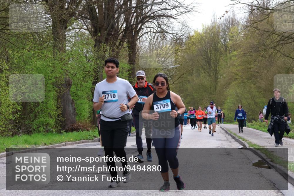 12.04.2026 - 45. Internationalen Wilhelmsburger Insellauf Yannick Fuchs http://msf.ph/oto/9494880 12.04.2026 13:04:55 Laufen 3710, 27, 3709, 2774 meine-sportfotos.de