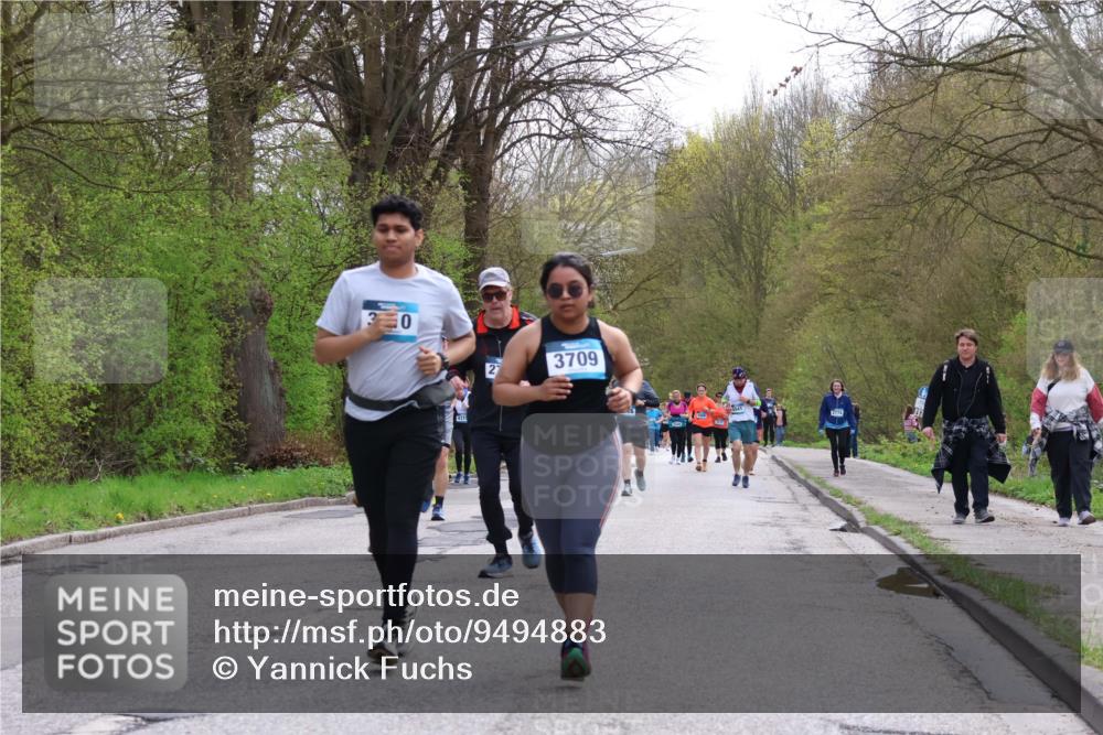 12.04.2026 - 45. Internationalen Wilhelmsburger Insellauf Yannick Fuchs http://msf.ph/oto/9494883 12.04.2026 13:04:55 Laufen 6, 0, 27, 3709, 2774 meine-sportfotos.de