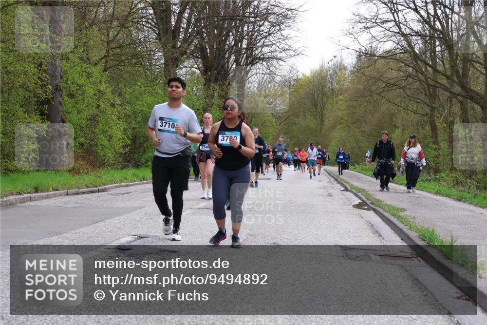 12.04.2026 - 45. Internationalen Wilhelmsburger Insellauf Yannick Fuchs http://msf.ph/oto/9494892 12.04.2026 13:04:56 Laufen 3710, 3248, 3763 meine-sportfotos.de