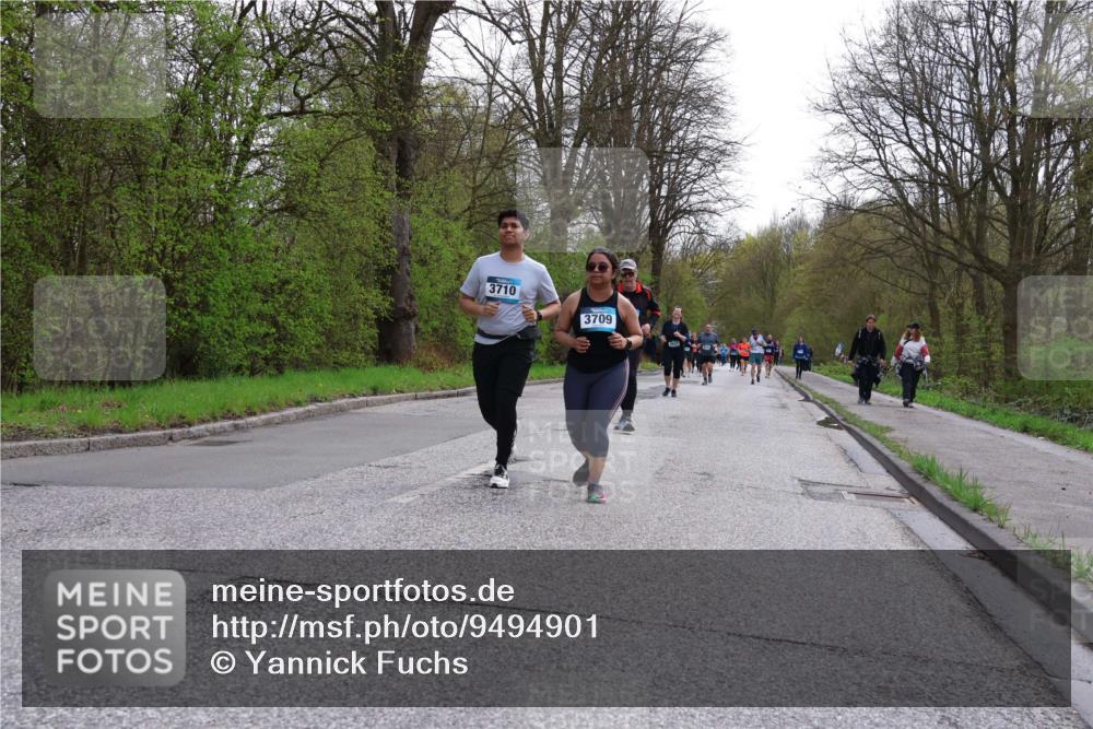 12.04.2026 - 45. Internationalen Wilhelmsburger Insellauf Yannick Fuchs http://msf.ph/oto/9494901 12.04.2026 13:04:56 Laufen 3710, 3709 meine-sportfotos.de