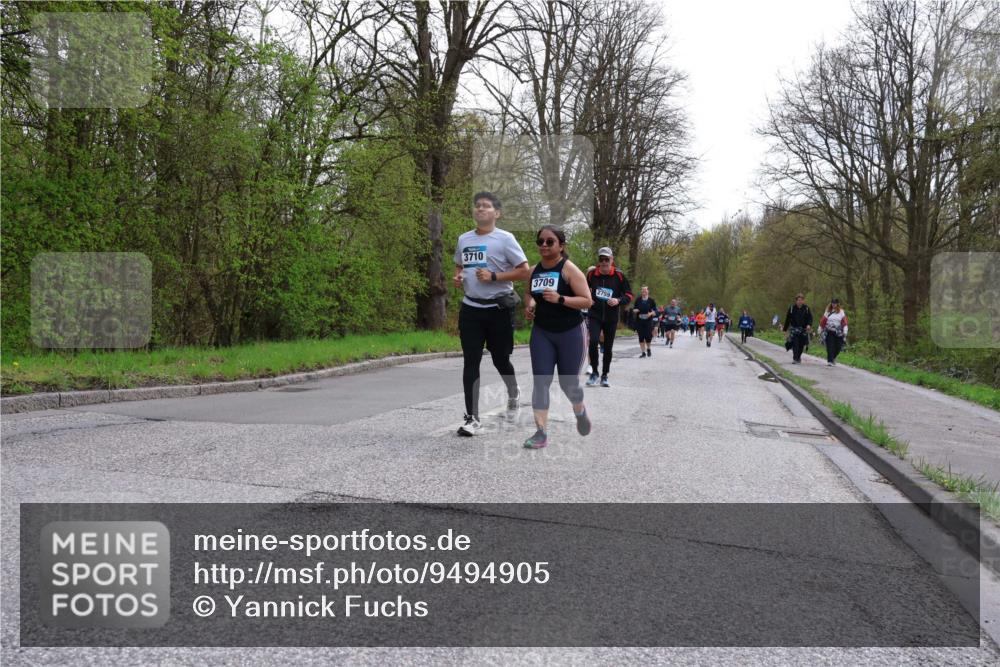 12.04.2026 - 45. Internationalen Wilhelmsburger Insellauf Yannick Fuchs http://msf.ph/oto/9494905 12.04.2026 13:04:57 Laufen 3710, 3709, 2759 meine-sportfotos.de