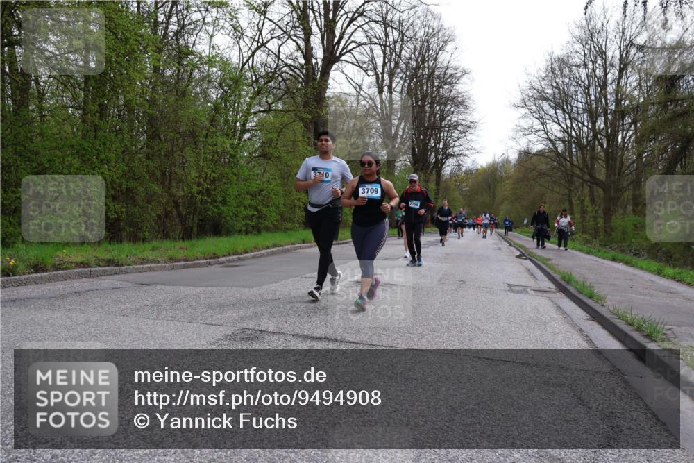 12.04.2026 - 45. Internationalen Wilhelmsburger Insellauf Yannick Fuchs http://msf.ph/oto/9494908 12.04.2026 13:04:57 Laufen 3210, 3709, 2759 meine-sportfotos.de