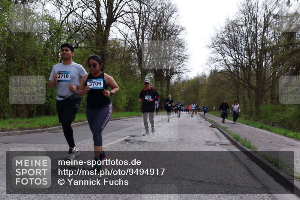 12.04.2026 - 45. Internationalen Wilhelmsburger Insellauf Yannick Fuchs http://msf.ph/oto/9494917 12.04.2026 13:04:58 Laufen 3710, 3709, 2759, 2819 meine-sportfotos.de