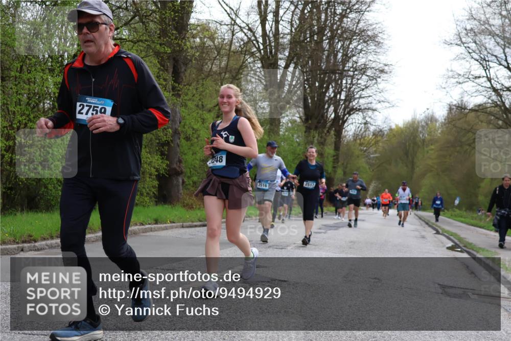 12.04.2026 - 45. Internationalen Wilhelmsburger Insellauf Yannick Fuchs http://msf.ph/oto/9494929 12.04.2026 13:05:00 Laufen 2759, 248, 2516, 2517 meine-sportfotos.de