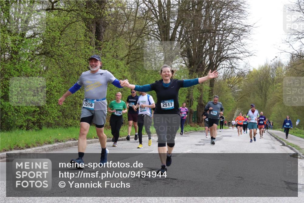 12.04.2026 - 45. Internationalen Wilhelmsburger Insellauf Yannick Fuchs http://msf.ph/oto/9494944 12.04.2026 13:05:02 Laufen 2017, 2516, 4194, 4734, 2517, 5717, 4626, 541 meine-sportfotos.de