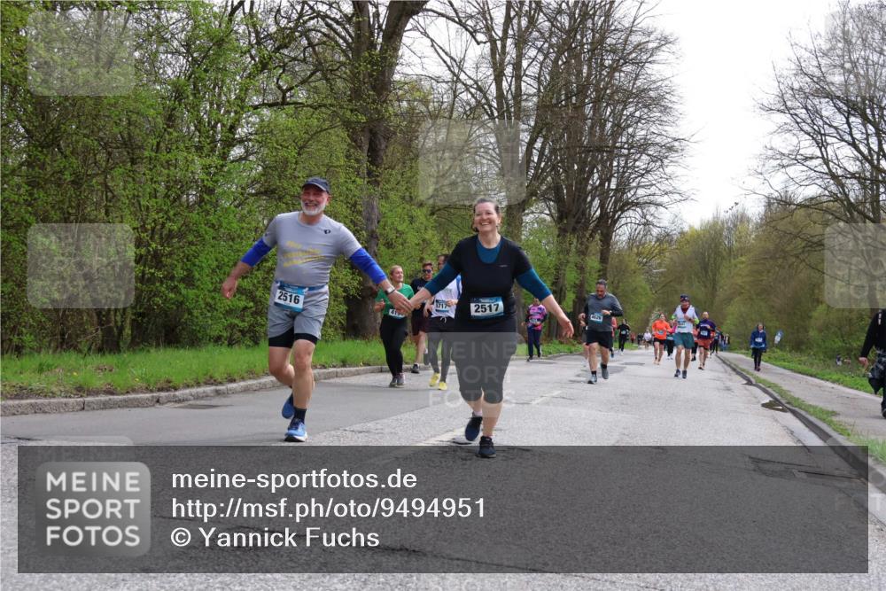 12.04.2026 - 45. Internationalen Wilhelmsburger Insellauf Yannick Fuchs http://msf.ph/oto/9494951 12.04.2026 13:05:02 Laufen 415, 2516, 5717, 2517 meine-sportfotos.de
