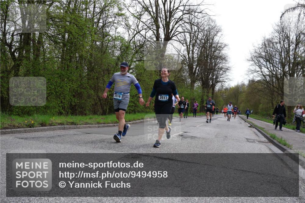 12.04.2026 - 45. Internationalen Wilhelmsburger Insellauf Yannick Fuchs http://msf.ph/oto/9494958 12.04.2026 13:05:03 Laufen 2517, 426, 2516 meine-sportfotos.de