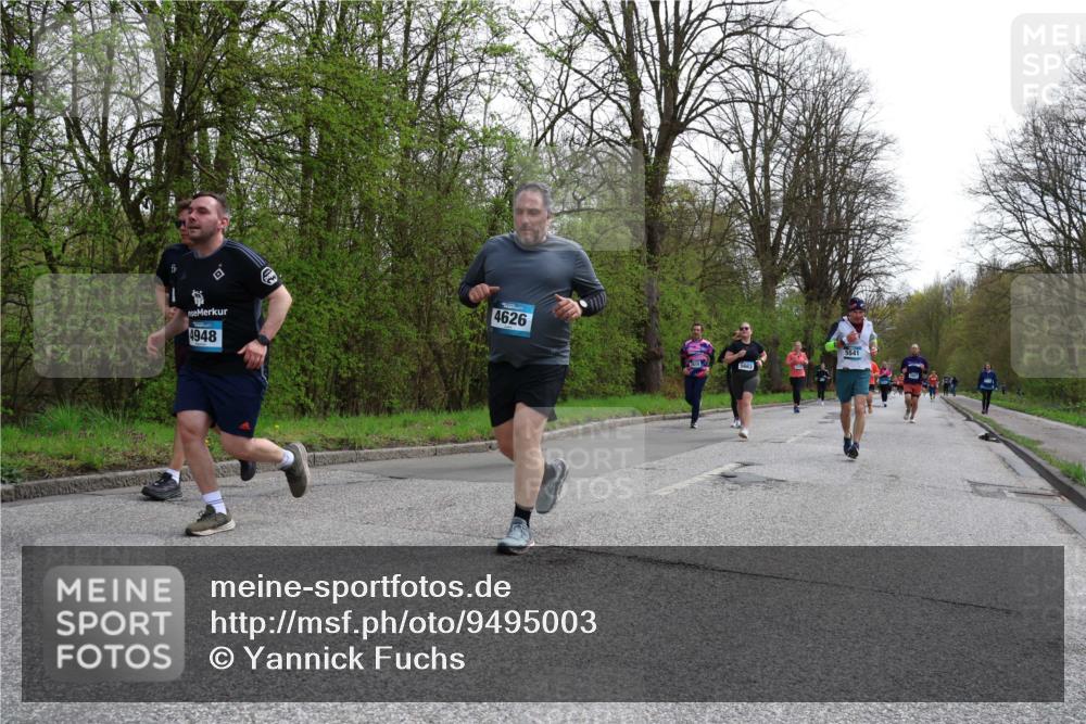 12.04.2026 - 45. Internationalen Wilhelmsburger Insellauf Yannick Fuchs http://msf.ph/oto/9495003 12.04.2026 13:05:08 Laufen 4948, 4626, 5541 meine-sportfotos.de