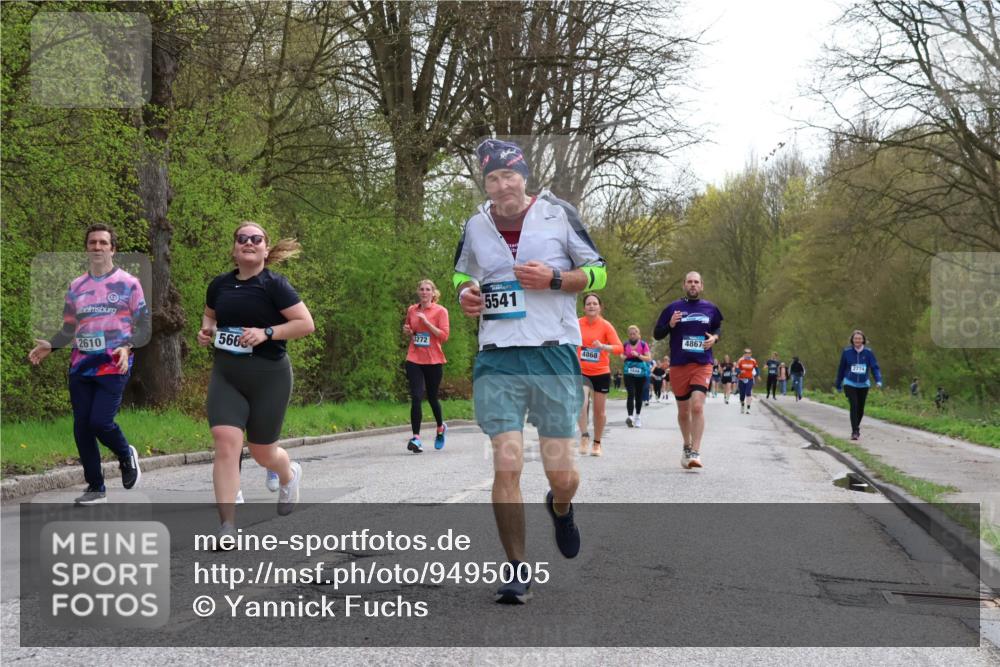 12.04.2026 - 45. Internationalen Wilhelmsburger Insellauf Yannick Fuchs http://msf.ph/oto/9495005 12.04.2026 13:05:09 Laufen 2610, 3272, 566, 5541, 4868, 4867, 2774 meine-sportfotos.de