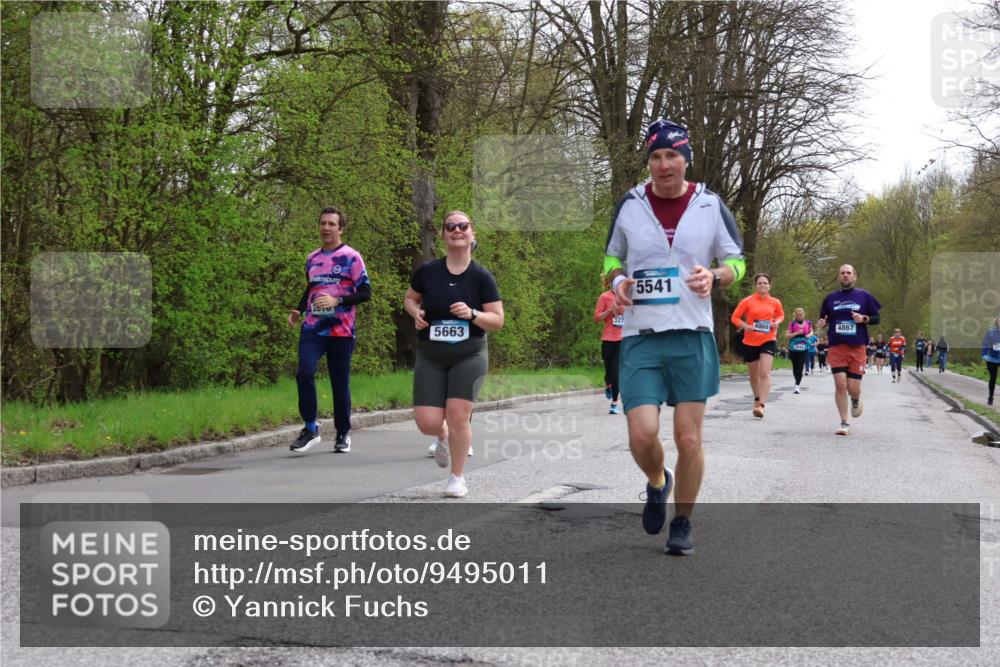 12.04.2026 - 45. Internationalen Wilhelmsburger Insellauf Yannick Fuchs http://msf.ph/oto/9495011 12.04.2026 13:05:09 Laufen 2640, 327, 5663, 5541, 4867 meine-sportfotos.de
