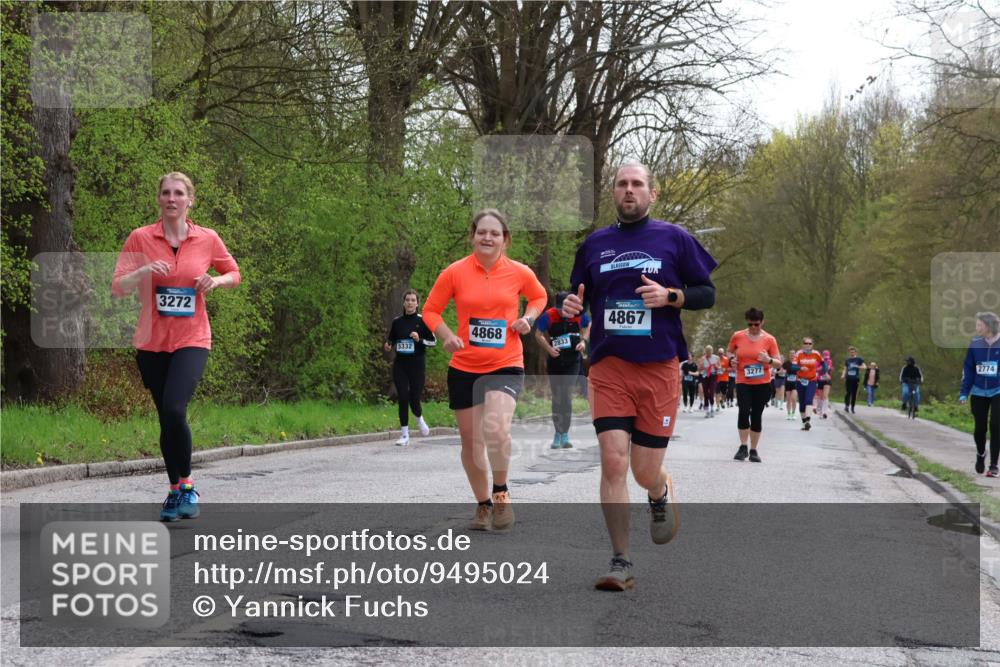 12.04.2026 - 45. Internationalen Wilhelmsburger Insellauf Yannick Fuchs http://msf.ph/oto/9495024 12.04.2026 13:05:11 Laufen 3272, 5332, 4868, 2833, 4867, 3277, 2774 meine-sportfotos.de