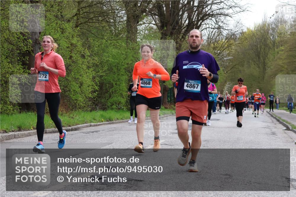 12.04.2026 - 45. Internationalen Wilhelmsburger Insellauf Yannick Fuchs http://msf.ph/oto/9495030 12.04.2026 13:05:12 Laufen 3272, 5332, 4868, 4867, 3277 meine-sportfotos.de