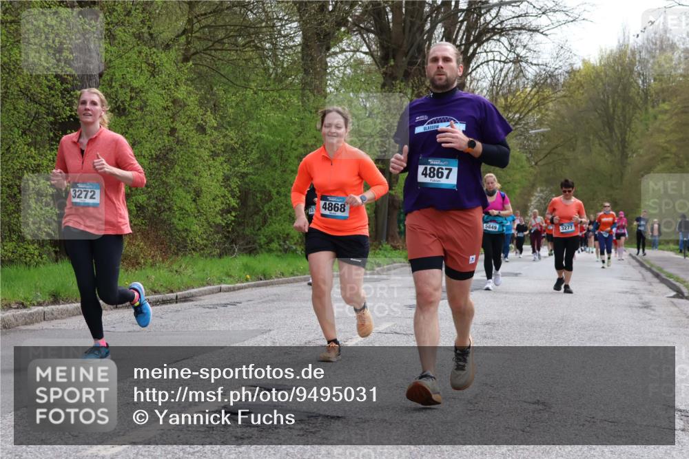 12.04.2026 - 45. Internationalen Wilhelmsburger Insellauf Yannick Fuchs http://msf.ph/oto/9495031 12.04.2026 13:05:12 Laufen 3272, 4868, 4867, 5849, 3277 meine-sportfotos.de