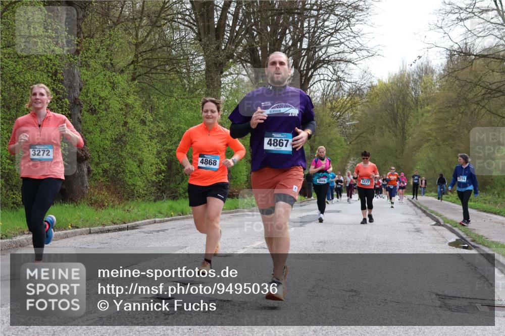 12.04.2026 - 45. Internationalen Wilhelmsburger Insellauf Yannick Fuchs http://msf.ph/oto/9495036 12.04.2026 13:05:12 Laufen 3272, 4868, 4867, 5849, 3277, 2774 meine-sportfotos.de