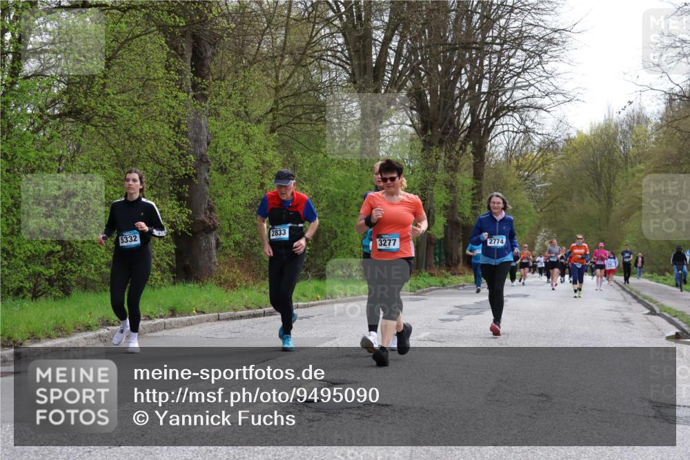 12.04.2026 - 45. Internationalen Wilhelmsburger Insellauf Yannick Fuchs http://msf.ph/oto/9495090 12.04.2026 13:05:17 Laufen 5332, 2833, 3277, 2774 meine-sportfotos.de