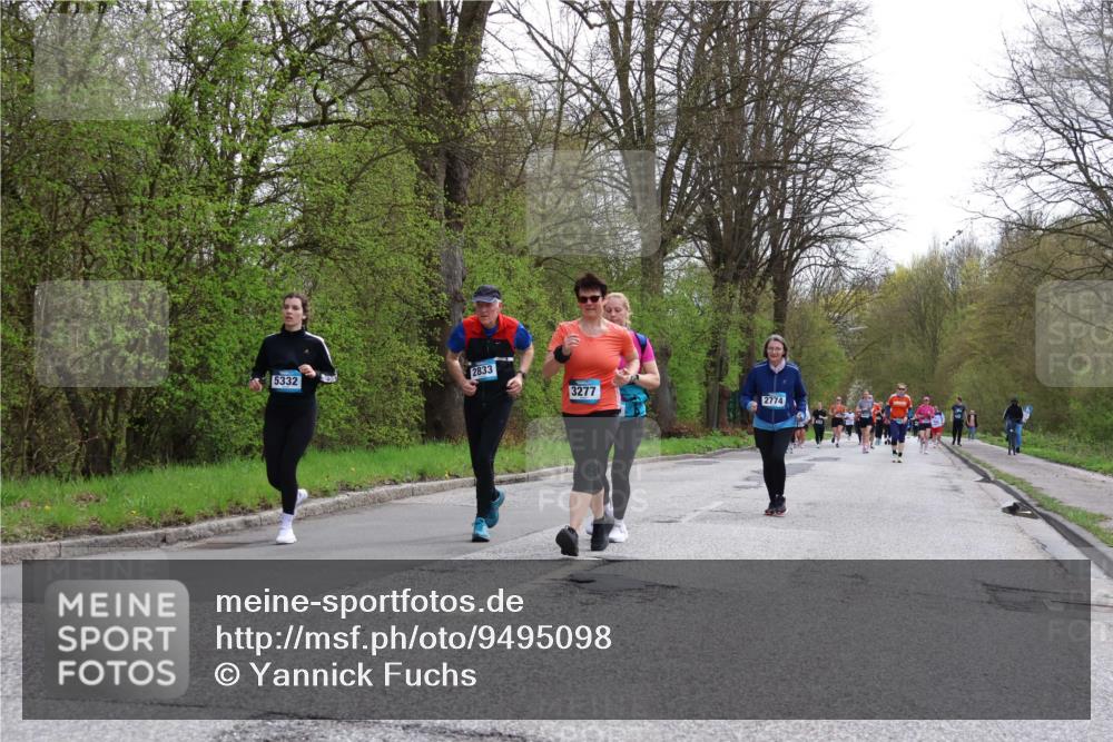 12.04.2026 - 45. Internationalen Wilhelmsburger Insellauf Yannick Fuchs http://msf.ph/oto/9495098 12.04.2026 13:05:18 Laufen 5332, 2833, 3277, 2774 meine-sportfotos.de